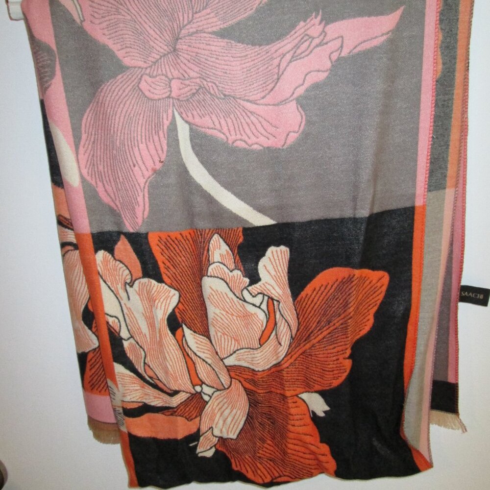SAACHI Floral Reversible Scarf - Picture 8 of 9